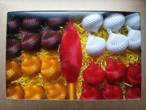 Vánoční Špice a Ozdoby s Vlnkovým Vzorem