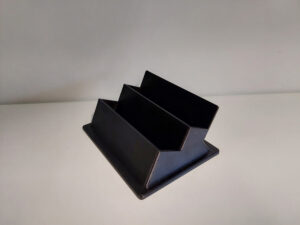 Stojánek na vizitky černý