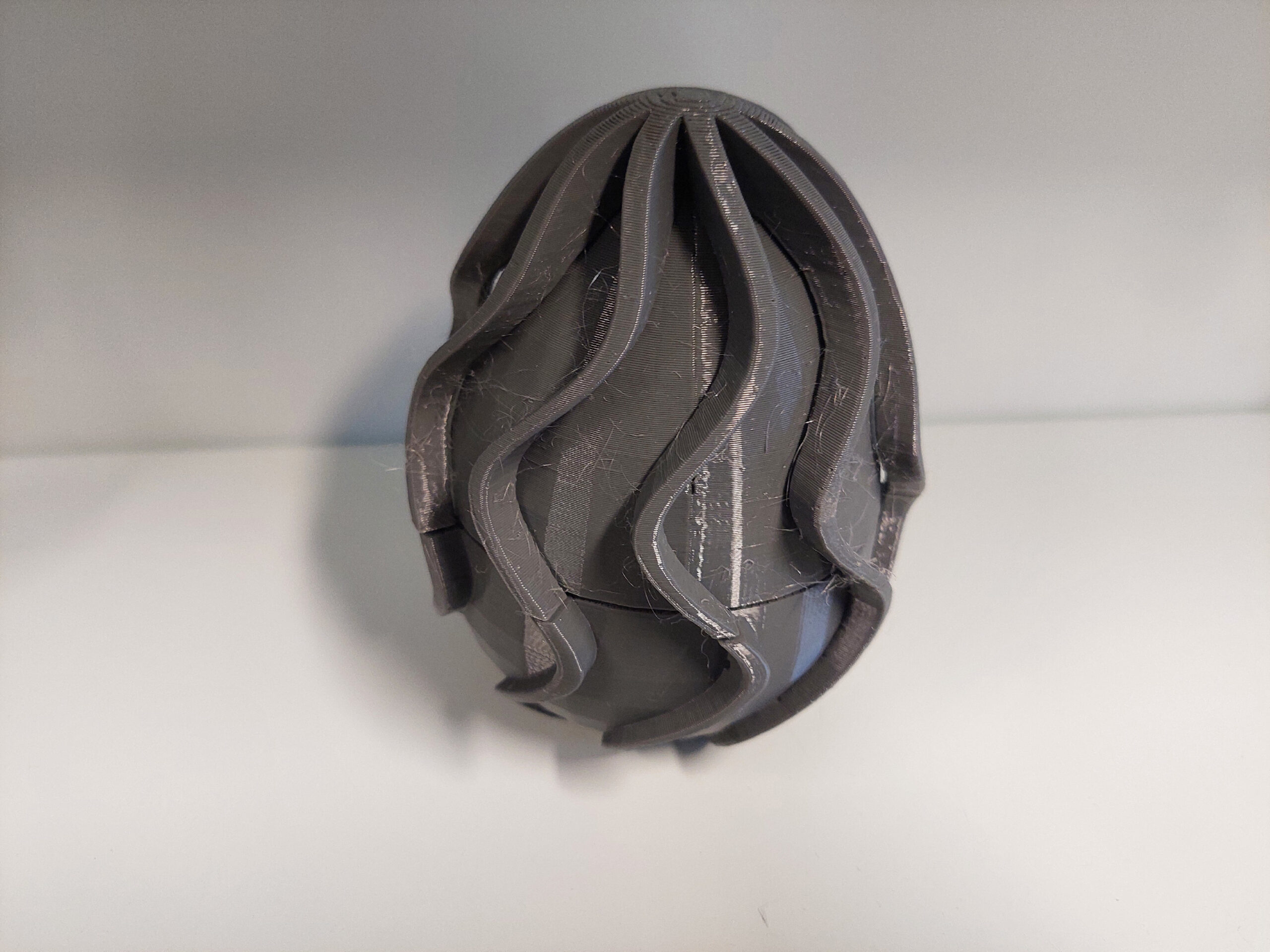 Velikonoční vajíčko s překvapením šedé